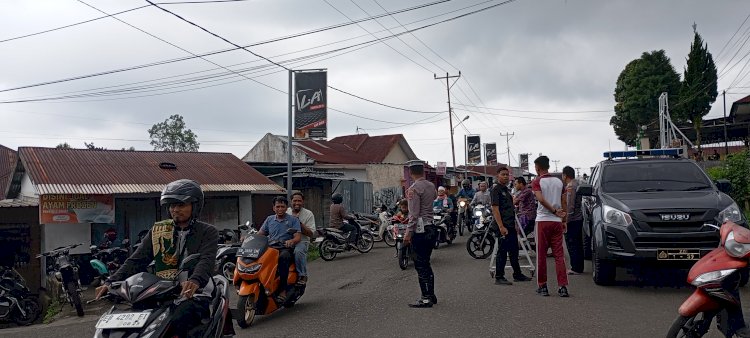 Pengamanan dan Pengaturan Lalu Lintas Saat Sholat Jumat di Masjid Baiturahman Kumba