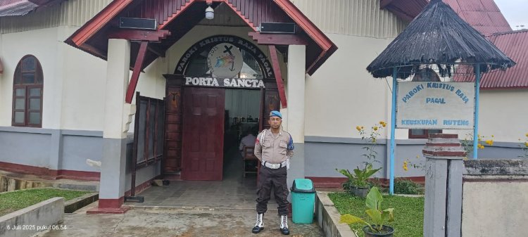 Polsek Cibal Pengamanan Perayaan Misa Hari Minggu Di Gereja Paroki Kristus Raja Pagal