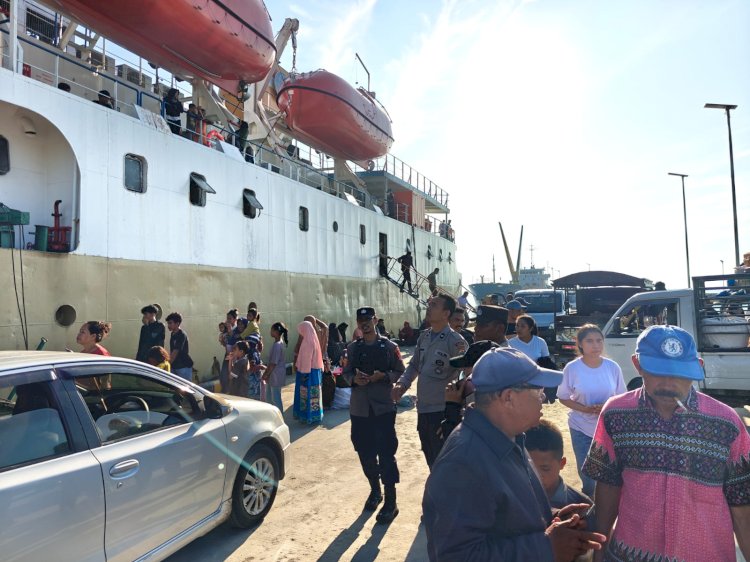 SatPolairud Polres Manggarai Laksanakan Patroli di Pelabuhan Reo-Kedindi