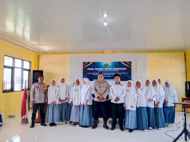 Kanit Binmas Polsek Reo Memberikan Edukasi Kepada Siswa MAN Reo