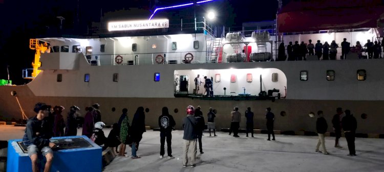 KP3 Laut Reo Siaga Amankan Kedatangan dan Keberangkatan Kapal Penumpang