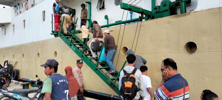 KP3 Laut Reo Siaga Amankan Kedatangan dan Keberangkatan Kapal Penumpang