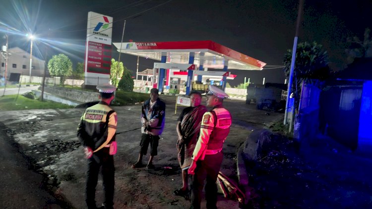 Cegah Balap Liar, Parkir Sembarangan, Dan Laka Lantas, Polisi Patroli Malam