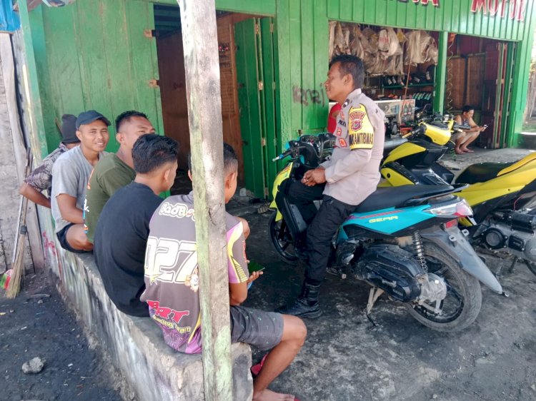 Jalin Silaturahmi, Bhabinkamtibmas Lakukan Sambang ke Bengkel Motor