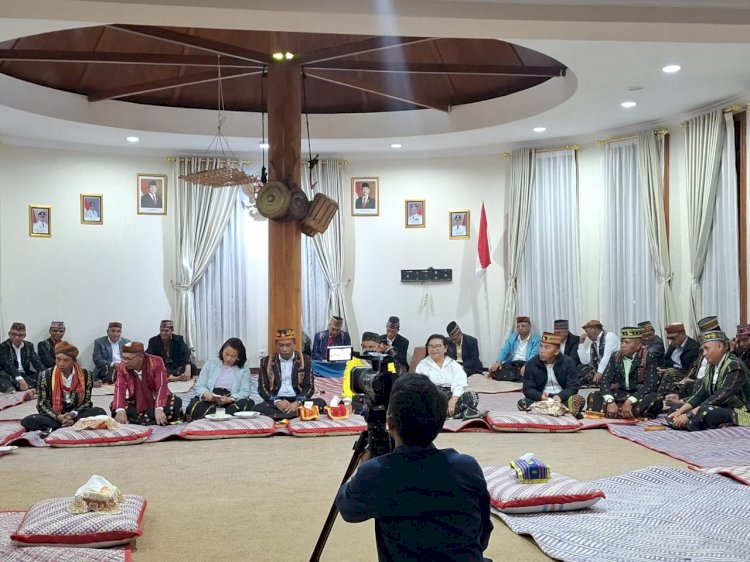 Ritus Adat Teing Hang Jelang HUT RI ke-80 Pemda Manggarai Berlangsung Khidmat