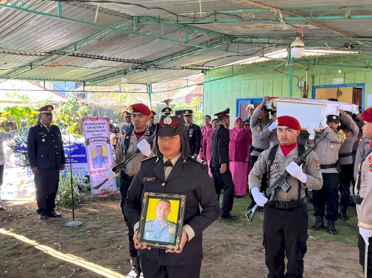 Upacara Pemakaman Kedinasan Almarhum Aipda Marianus Sarmin Berlangsung Khidmat dan Penuh Hormat