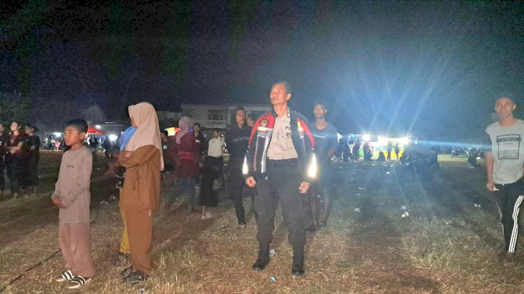 Ciptakan Kamtibmas Kondusif, Polsek Reo Kawal Pentas Seni dan Budaya di Lapangan Reo