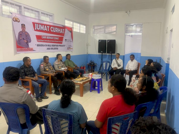 Polres Manggarai Gelar “Jumat Curhat, Cari Berkah Jumat” Bersama Warga Lawir