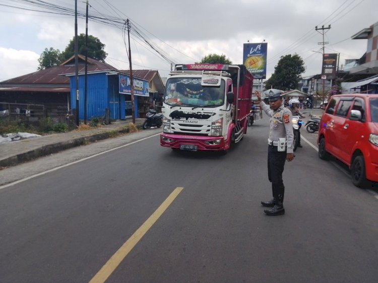 Sat Lantas Polres Manggarai Gelar Patroli dan Himbauan Lalu Lintas di Kota Ruteng