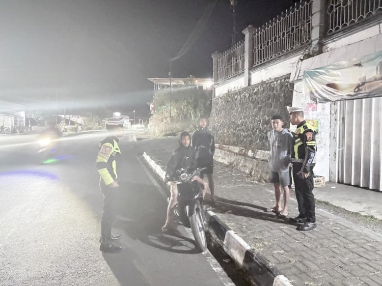 Satlantas Polres Manggarai Gelar Patroli Malam Antisipasi Balap Liar dan Tertibkan Parkir Liar