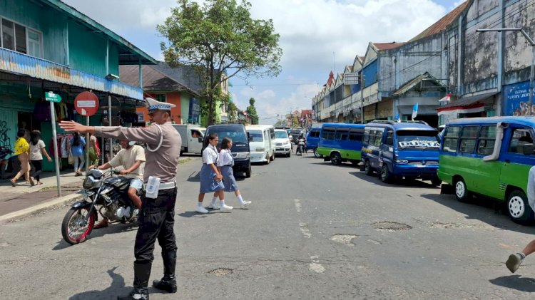 Sat Lantas Polres Manggarai Gelar Patroli KRYD, Pamturlalin, dan Himbauan Kamseltibcar di Kota Ruteng