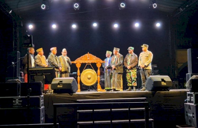 Kapolres Manggarai Hadiri Malam Penutupan Pameran Kuliner dan Produk UMKM Festival Golo Curu 2025