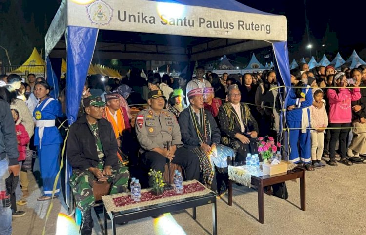 Kapolres Manggarai Hadiri Malam Penutupan Pameran Kuliner dan Produk UMKM Festival Golo Curu 2025
