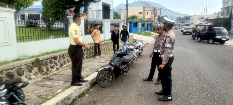 Sat Lantas Polres Manggarai Gelar Patroli KRYD dan Himbauan Kamseltibcarlantas di Kota Ruteng