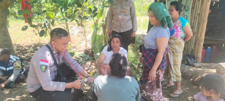 Sidokkes Polres Manggarai Gelar Pelayanan Kesehatan Saat Zoom Penanaman Jagung Serentak Kuadran IV