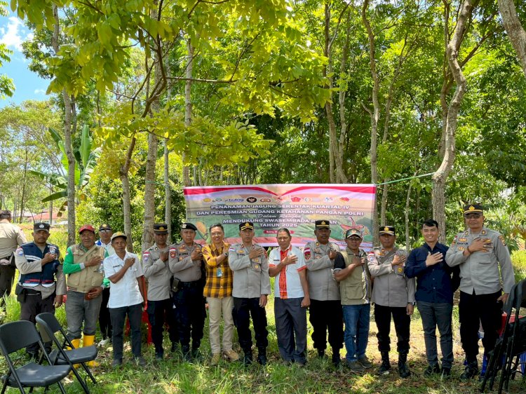 Polres Manggarai Dukung Program Swasembada Pangan melalui Penanaman Jagung Serentak Kuartal IV