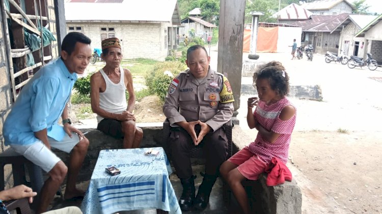 Bhabinkamtibmas Cibal Laksanakan Patroli dan Sambang Pantau Aktivitas Pengrajin Tenun di Dusun Wotok