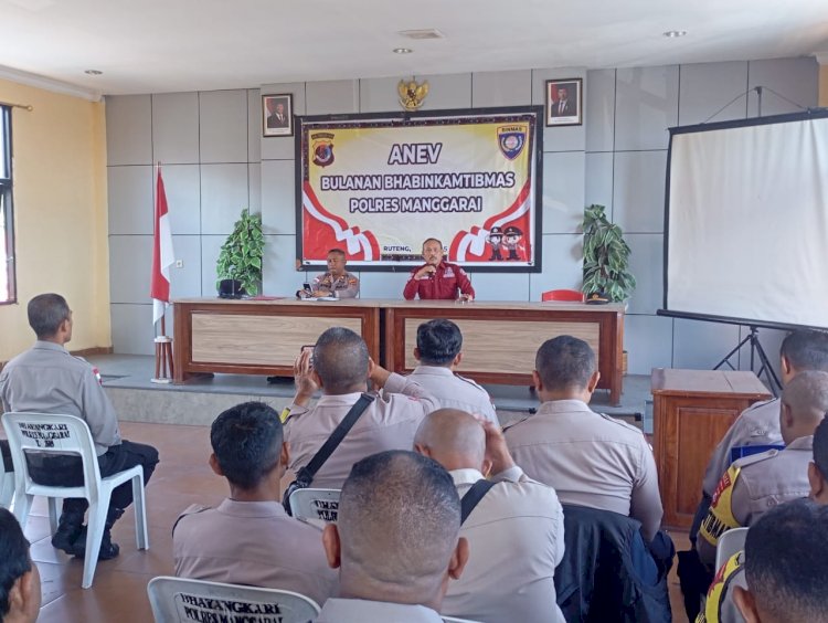 TINGKATKAN KOMPETENSI DIGITAL, KASI HUMAS POLRES MANGGARAI BERIKAN PEMBEKALAN LITERASI DIGITAL DAN BIJAK BERMEDIA SOSIAL KEPADA BHABINKAMTIBMAS.