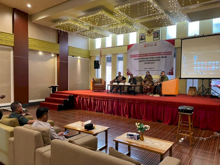 WUJUD SINERGI PENGAWASAN PEMILU, WAKAPOLRES MANGGARAI HADIRI RAPAT KOORDINASI PENGUATAN KELEMBAGAAN BAWASLU KABUPATEN MANGGARAI