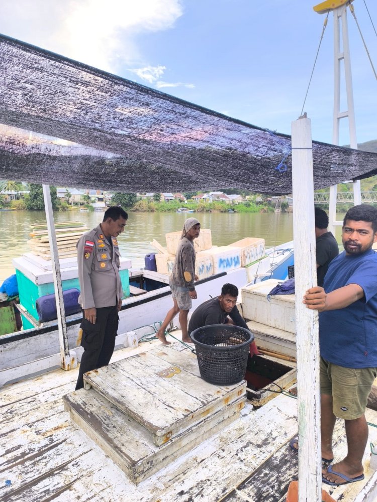 Satpolairud Polres Manggarai Laksanakan Sambang di Pesisir Sungai Wae Pesi, Wujudkan Kamtibmas dan Keselamatan Nelayan