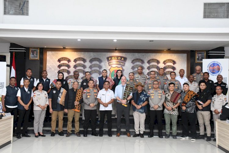Perkuat Sinergi Internasional, Polda NTT Gelar Asistensi BTNCLO dan Community Awareness Bersama Divhubinter Polri dan AFP