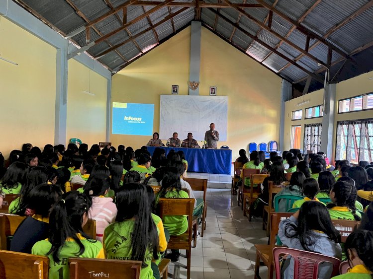 POLRES MANGGARAI SOSIALISASIKAN PENERIMAAN TERPADU ANGGOTA POLRI T.A. 2026 DI SMA NEGERI 1 LANGKE REMBONG