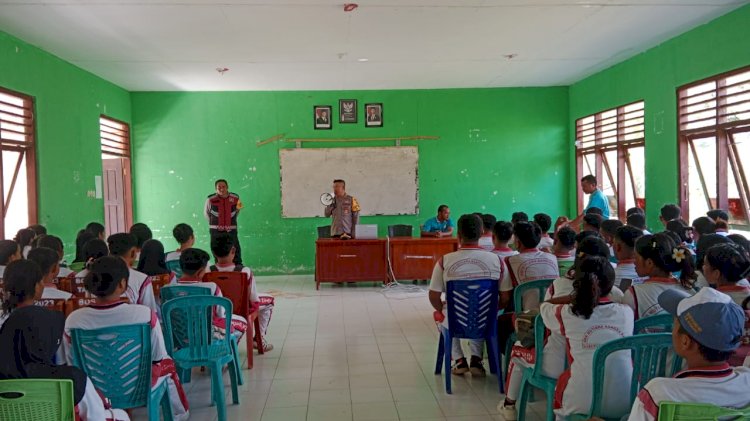 Polsek Reo Sosialisasikan Penerimaan Terpadu Polri TA 2026 di SMK Mutiara Bangsa Reo