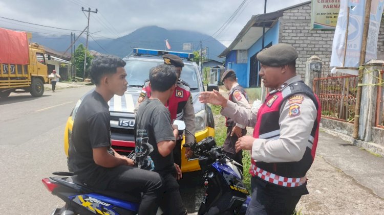 CEGAH AKSI PREMANISME, SATUAN SAMAPTA POLRES MANGGARAI LAKSANAKAN PATROLI DIALOGIS HUMANIS