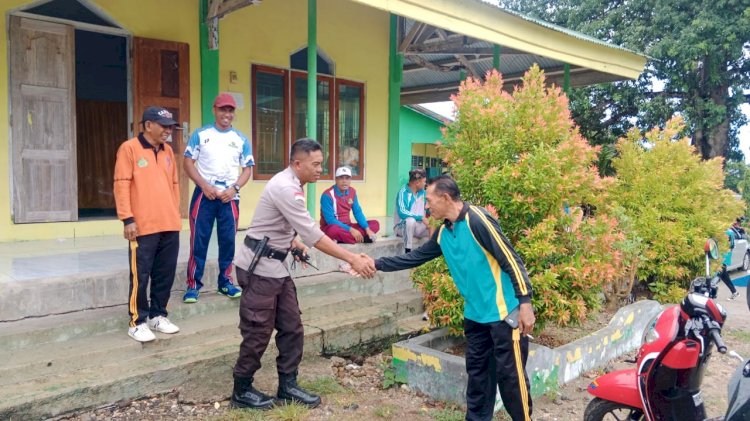 ANGGOTA POLSEK REO LAKSANAKAN PENGAMANAN DAN PENGAWALAN JALAN SEHAT DALAM RANGKA HARI AMAL BAKTI KE-80 KEMENTRIAN AGAMA RI