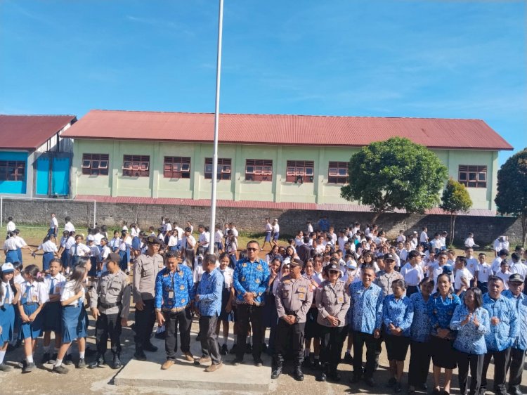 KASAT BINMAS SOSIALISASI SMA KTB DAN HIMBAUAN KAMTIBMAS DI SMP NEGERI 1 LANGKE REMBONG