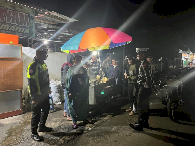 POLRES MANGGARAI KONSISTEN LAKSANAKAN PATROLI MALAM ANTISIPASI BALAP LIAR DAN PARKIR LIAR DI WILKUM POLRES MANGGARA