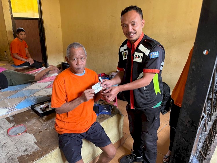 SIDOKES POLRES MANGGARAI LAKUKAN PEMERIKSAAN KESEHATAN TERHADAP TAHANAN DI POLRES MANGGARAI