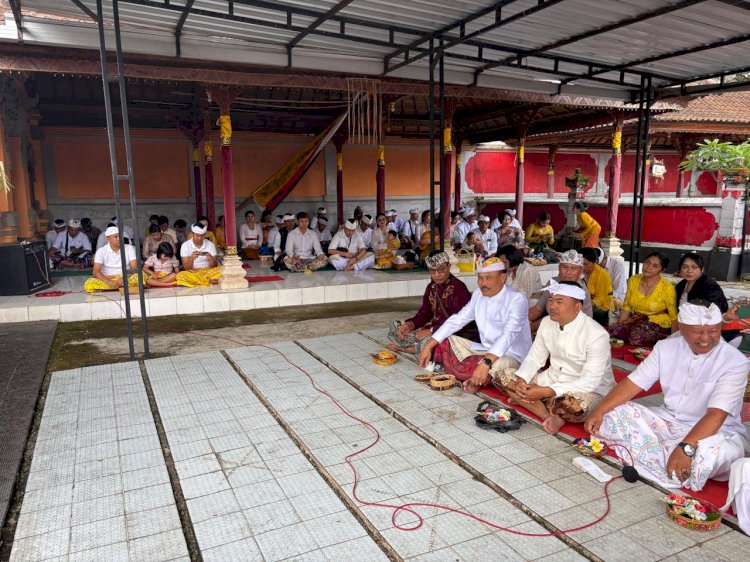 UMAT HINDU POLRES MANGGARAI MELAKSANAKAN IBADAH HARI RAYA KUNINGAN DI PURA AGUNG WASO GIRINATHA RUTENG