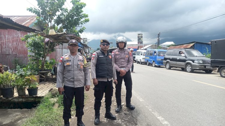 ISU KELANGKAAN BBM PICU ANTRIAN PANJANG DAN KEMACETAN — “UNTUNG ADA POLISI”