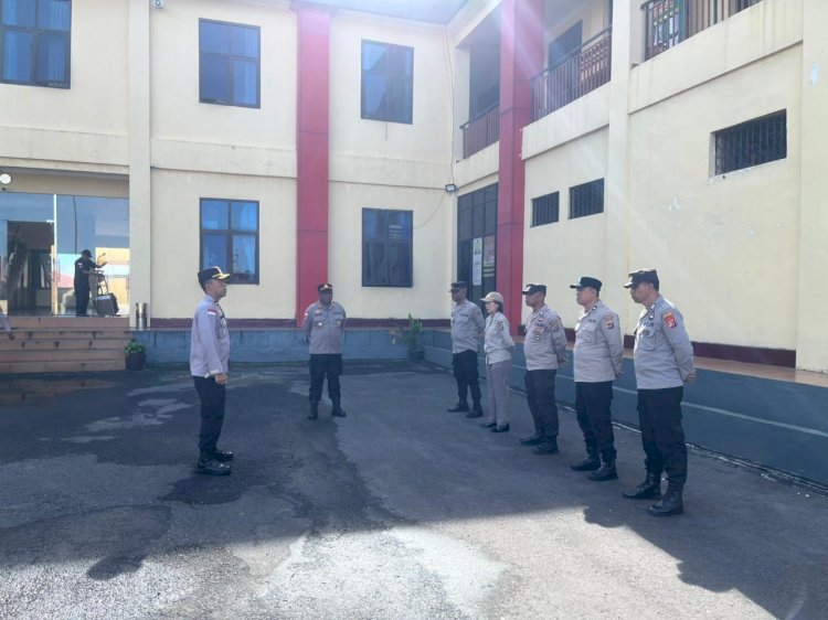 KABAG, KASAT DAN KASI POLRES MANGGARAI GELAR WASKAT RUTIN SAAT APEL PAGI, TEGASKAN KEMBALI DISIPLIN DAN ETOS KERJA ANGGOTA POLRI