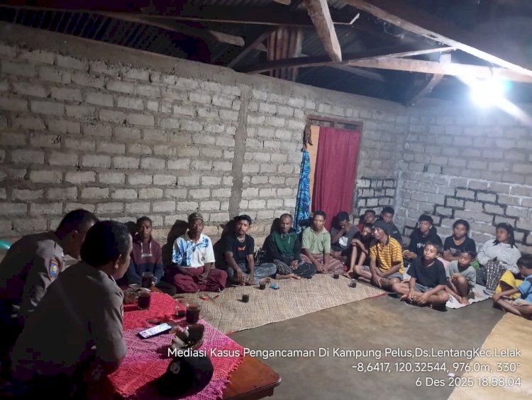 BHABINKAMTIBMAS KECAMATAN LELAK MEDIASI KASUS PENGANCAMAN SECARA KEKELUARGAAN DI KAMPUNG PELUS