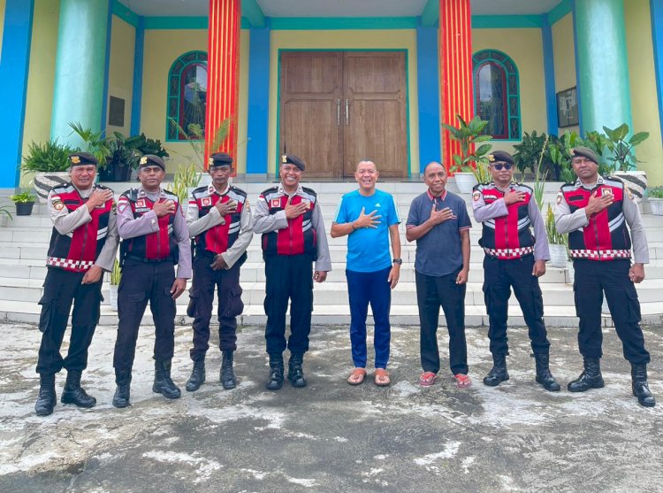 Anggota Polres Manggarai Laksanakan Patroli ke Gereja-Gereja di Kota Ruteng  Menjelang Natal dan Tahun Baru
