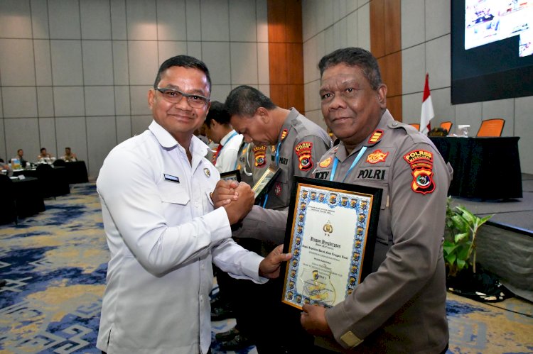 Polres Manggarai Sabet Dua Penghargaan Bergengsi dari Polda NTT di Tahun 2025