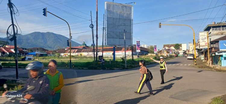 Kepadatan Jelang Natal dan Tahun Baru, Polres Manggarai Laksanakan Strong Point di Sejumlah Titik Rawan