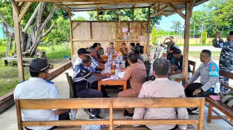 Polsek Reo Gelar Rapat Koordinasi Pengamanan Natal 2025 dan Tahun Baru 2026