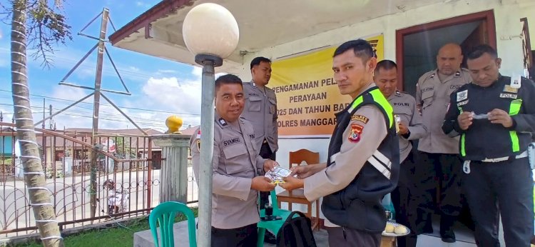Pastikan Kesehatan Personel Tetap Prima, Sidokes Polres Manggarai Berikan Pelayanan Kesehatan di Pos Yan dan Pos Terpadu Operasi Lilin Turangga 2025