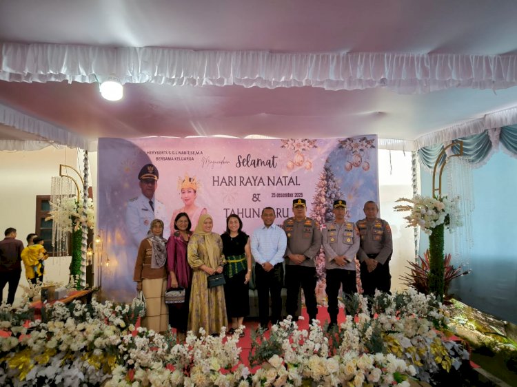 Kapolres Manggarai Bersama PJU dan Ketua Bhayangkari Cabang Manggarai Jadikan Momen Natal Perkuat Silaturahmi dengan Unsur Forkopimda
