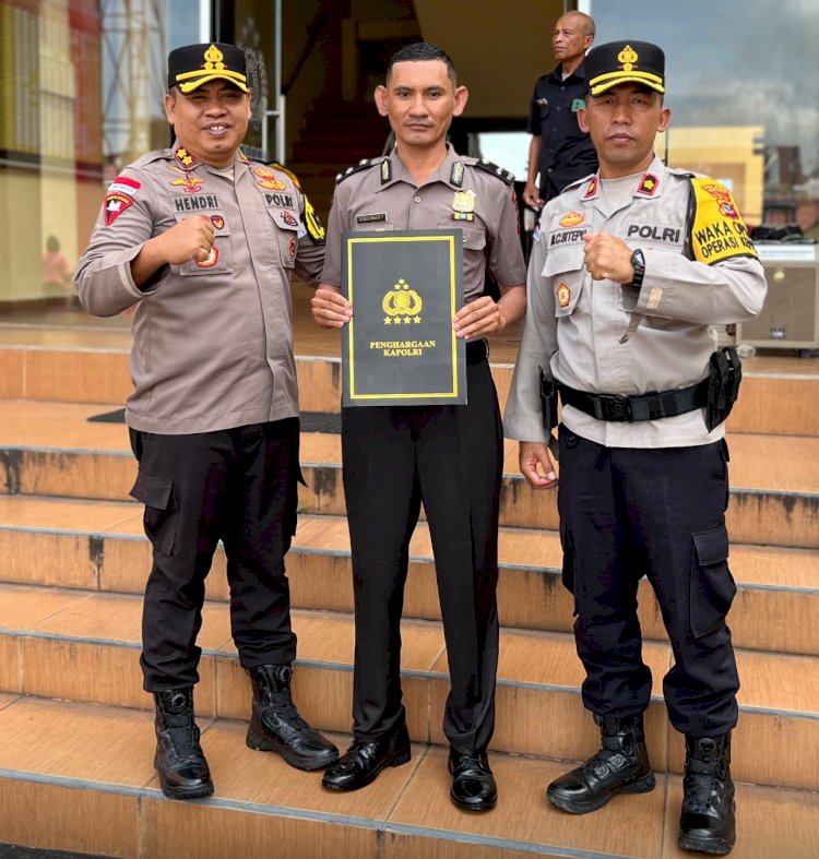 ANGGOTA POLRES MANGGARAI RAIH PIN EMAS KAPOLRI ATAS PRESTASI DALAM OPERASI DAMAI CARTENZ 2025