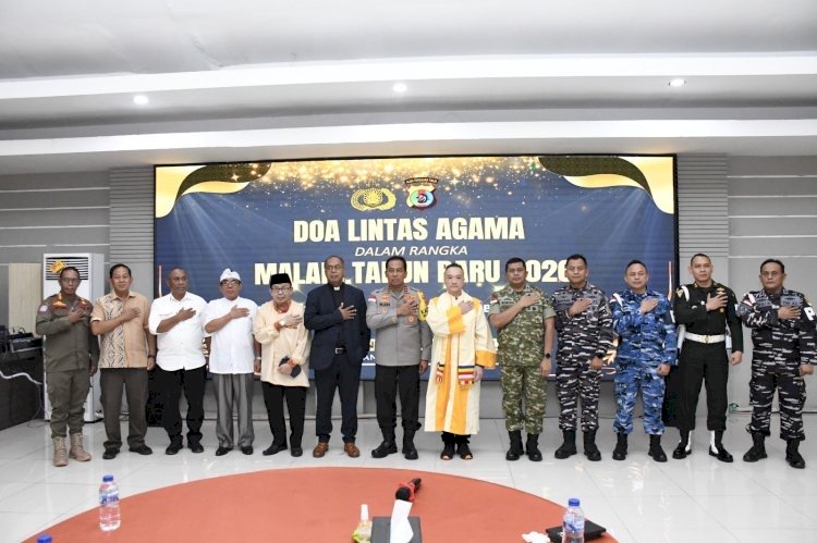 Kapolda NTT Pimpin Doa Lintas Agama Sambut Malam Tahun Baru 2026, Wujud Empati bagi Korban Bencana di Sumut dan Aceh