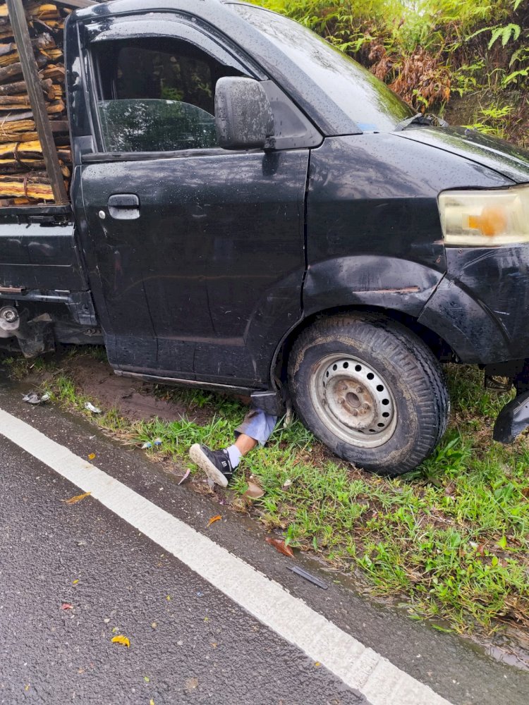 Unit Laka Lantas Olah TKP, Korban Alami Luka Berat Warnai Gerimis Pagi Dibahong
