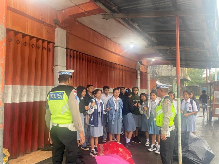 Sat Lantas Polres Manggarai Laksanakan Patroli KRYD dan Himbauan Kamseltibcarlantas di Kota Ruteng