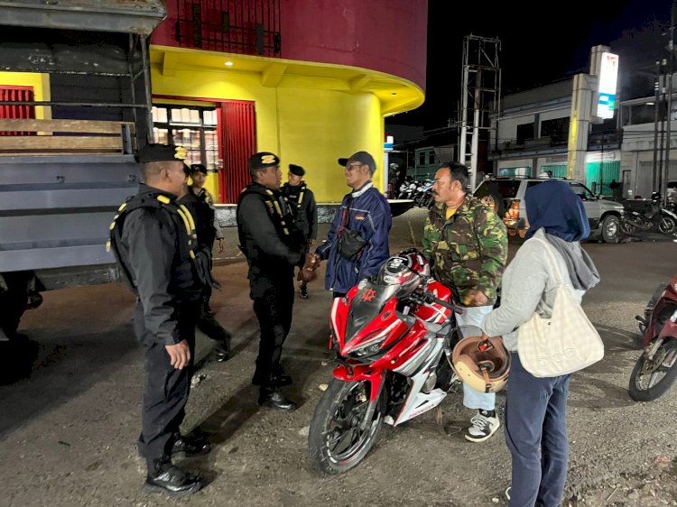 Sat Samapta Polres Manggarai Laksanakan Patroli Dialogis Presisi, Jaga Kamtibmas Kota Ruteng Tetap Kondusif