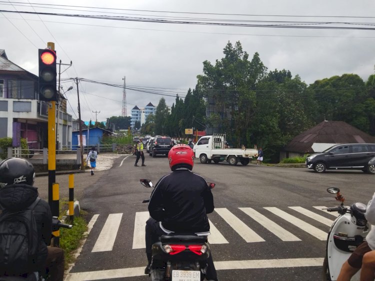 Kasat Lantas Polres Manggarai Berikan Arahan Saat Apel Pengaturan Lalu Lintas Pagi