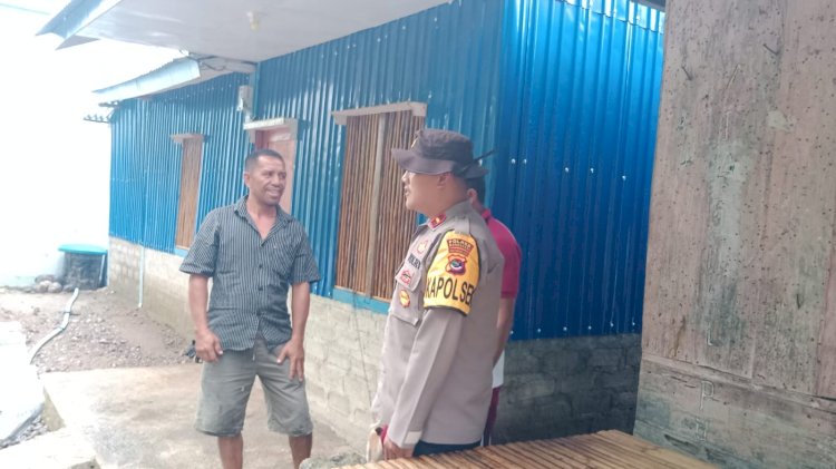 Bhabinkamtibmas Polsek Reo Laksanakan Patroli Cuaca Ekstrem di Bantaran Kali Wae Pesi