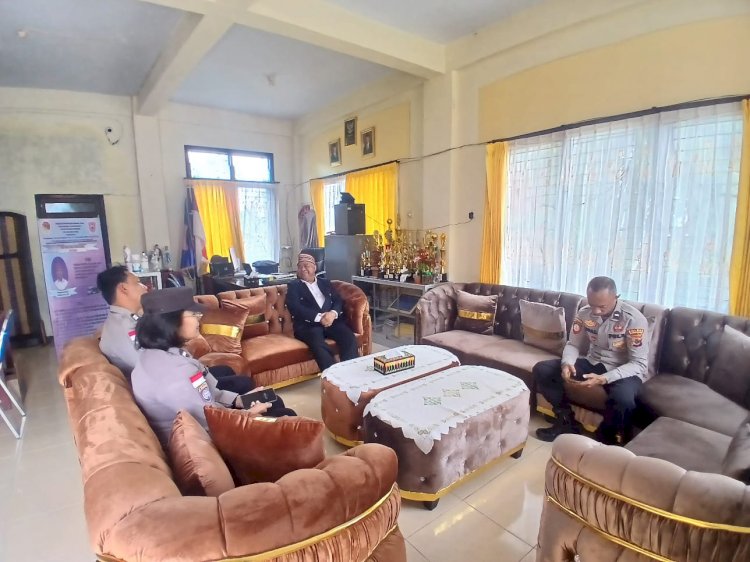 Kanit Bintibsos Sat Binmas Polres Manggarai Laksanakan Penyuluhan dan Koordinasi Pengaktifan Saka Bhayangkara di SMK Karya